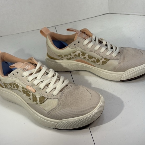 Vans Women's Cream and Tan Ultrarange - Picture 3 of 7